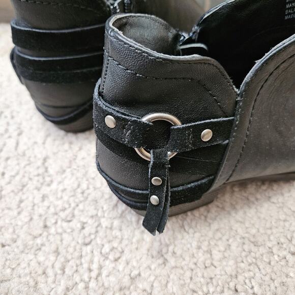Sugar SGR-TWINNING Black Leather Ankle Boots Stirrup Accent 1" Heel Size 6M EUC - Picture 1 of 8